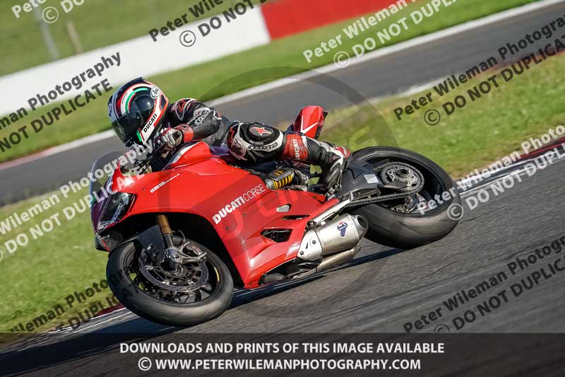 donington no limits trackday;donington park photographs;donington trackday photographs;no limits trackdays;peter wileman photography;trackday digital images;trackday photos